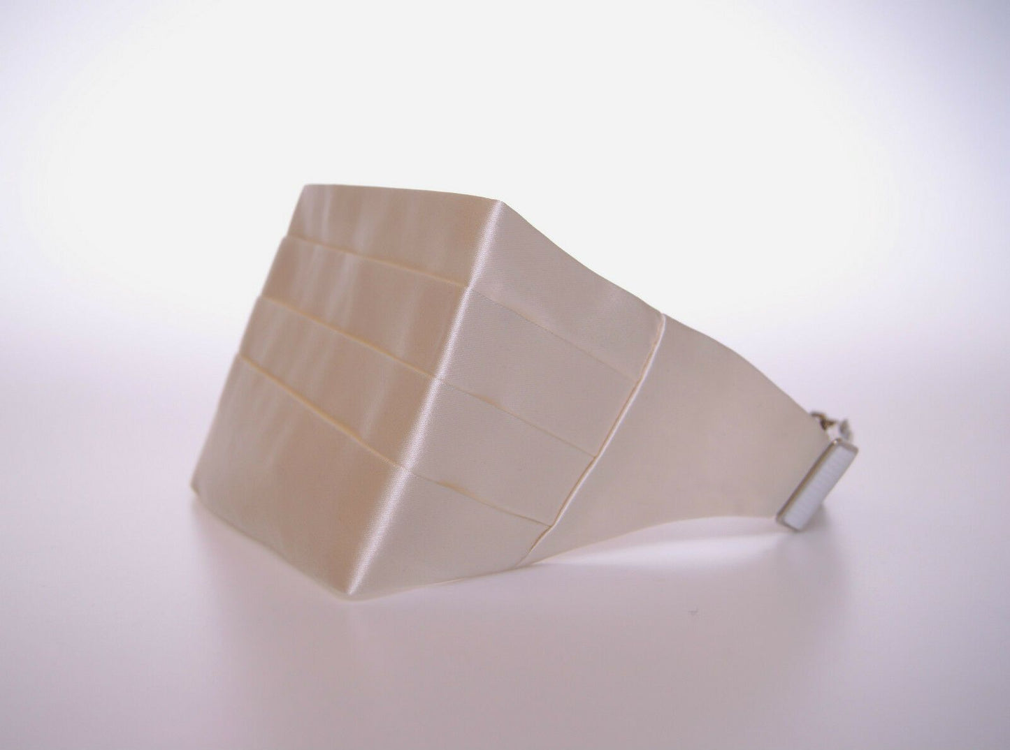 Ceinture élégante en soie blanche Dolce & Gabbana
